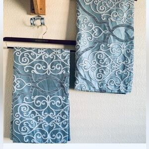 NWOT Madison Park Teal and Gray Swirl Decorative Pillow Shams